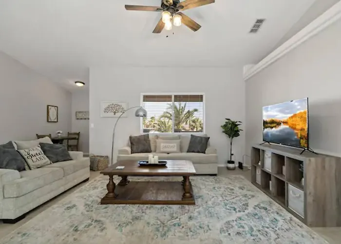 Villa Playpool Oasis-pool, Spa, Garage, Great Views *