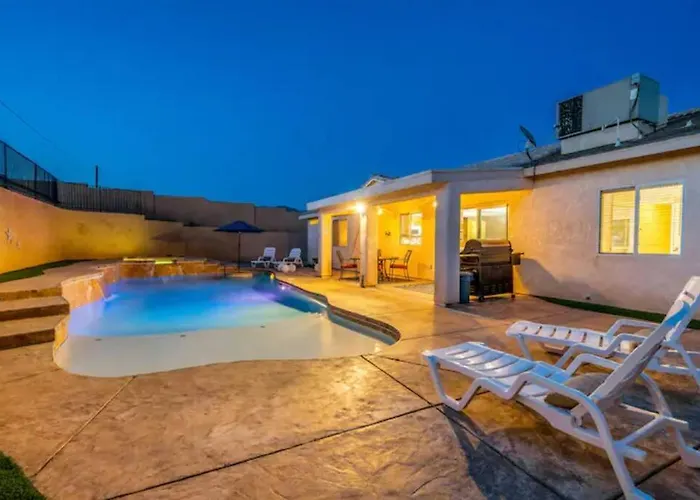 Villa Playpool Oasis-pool, Spa, Garage, Great Views *